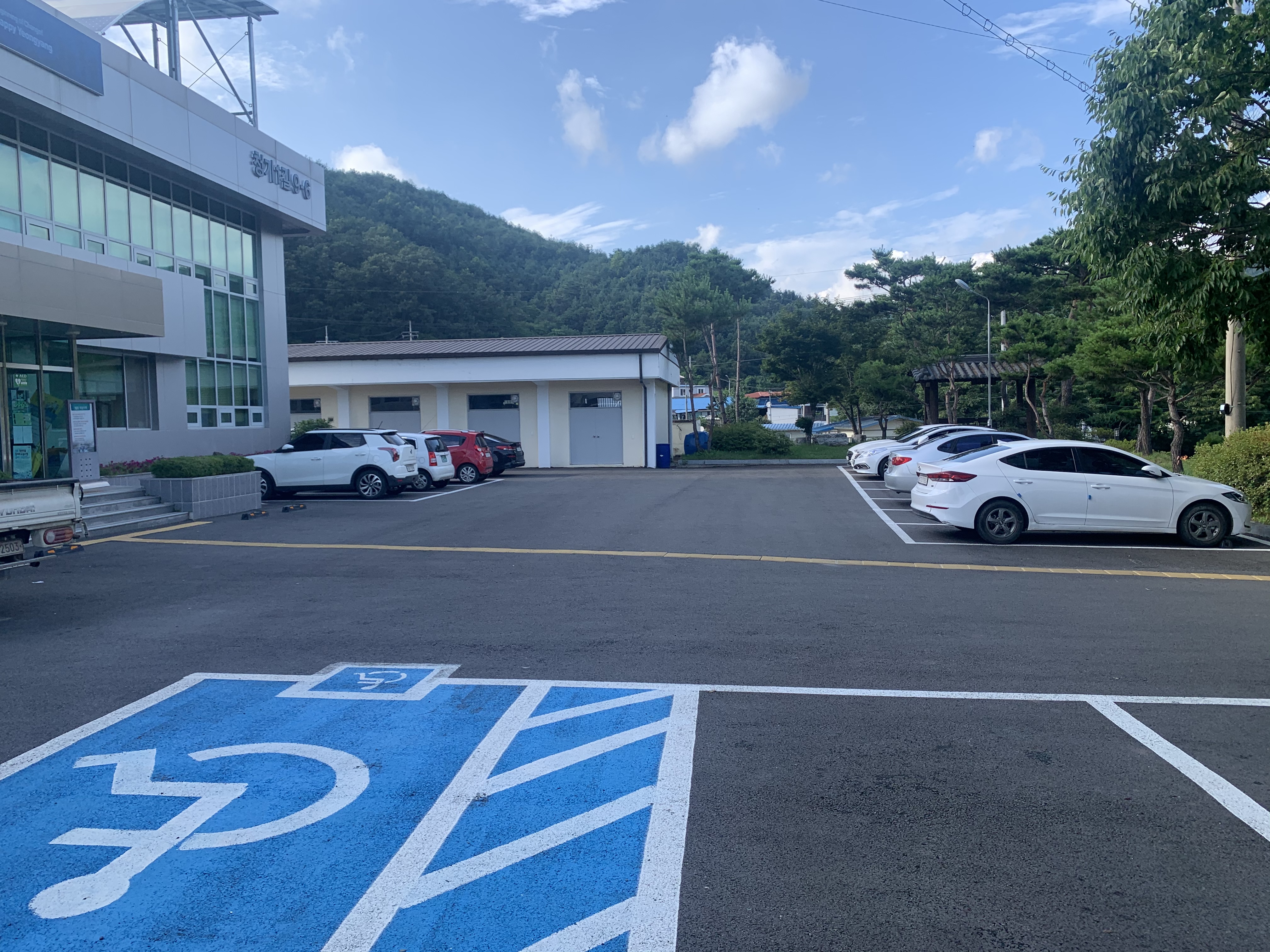 청기면사무소 본관앞…