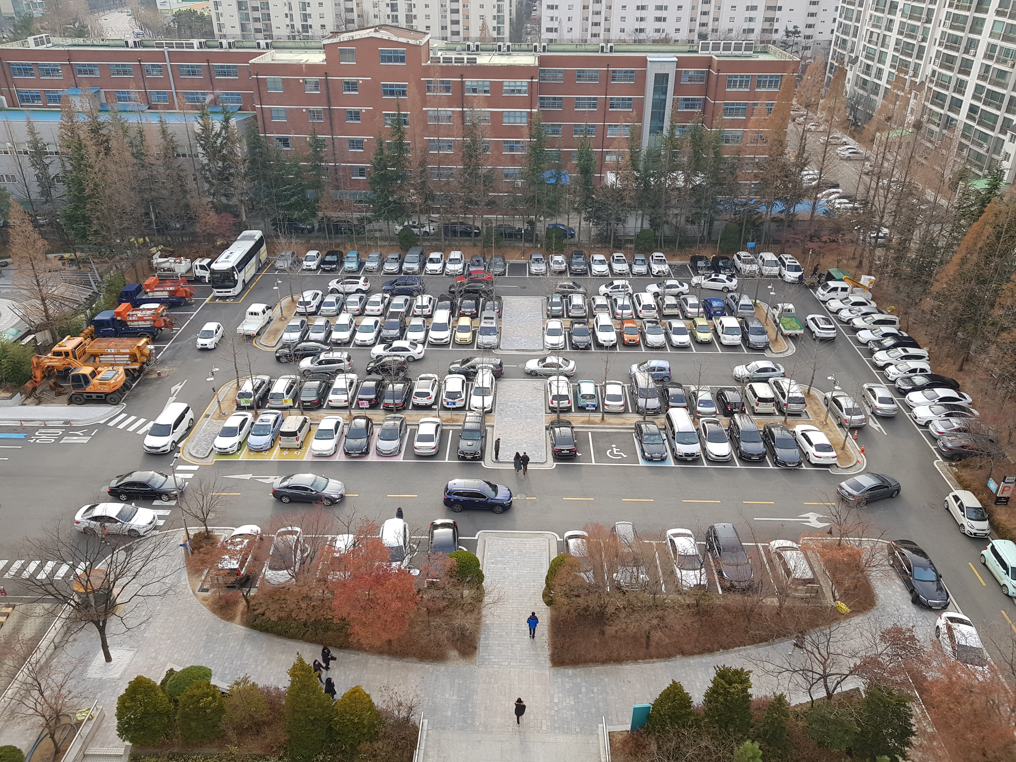 연수구청 본관앞 지…