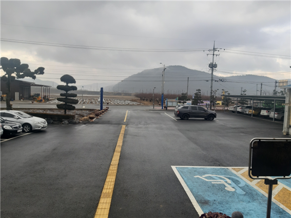 우보면사무소 본관앞…
