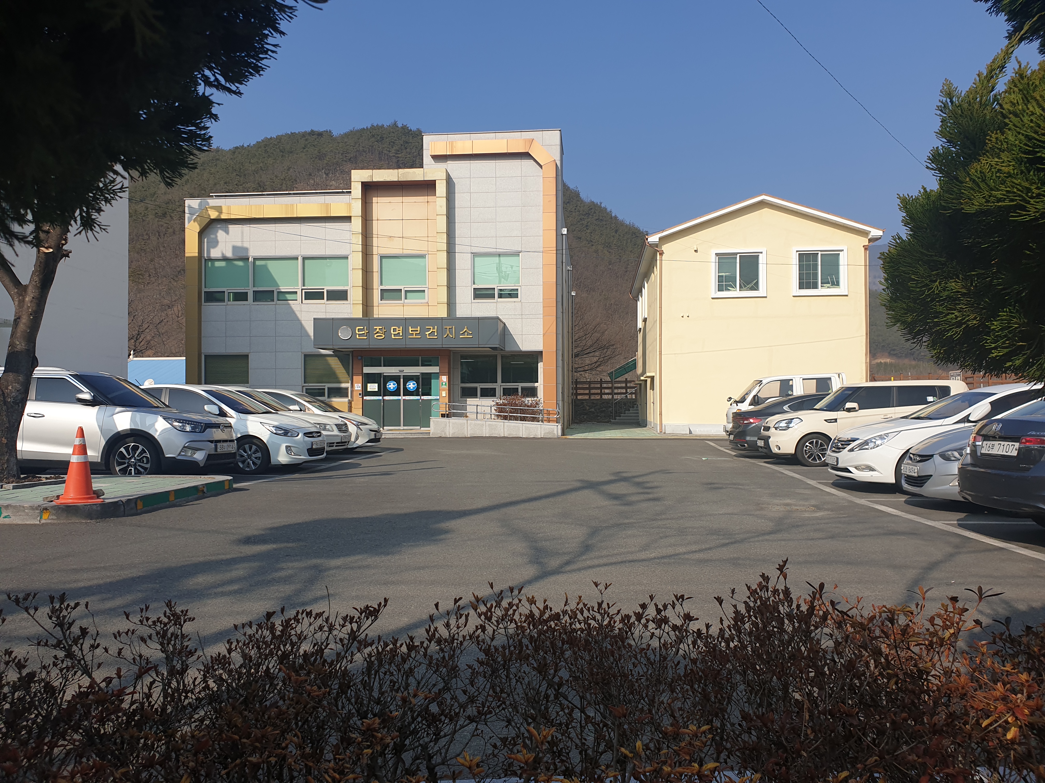 단장면행정복지센터 본관주변