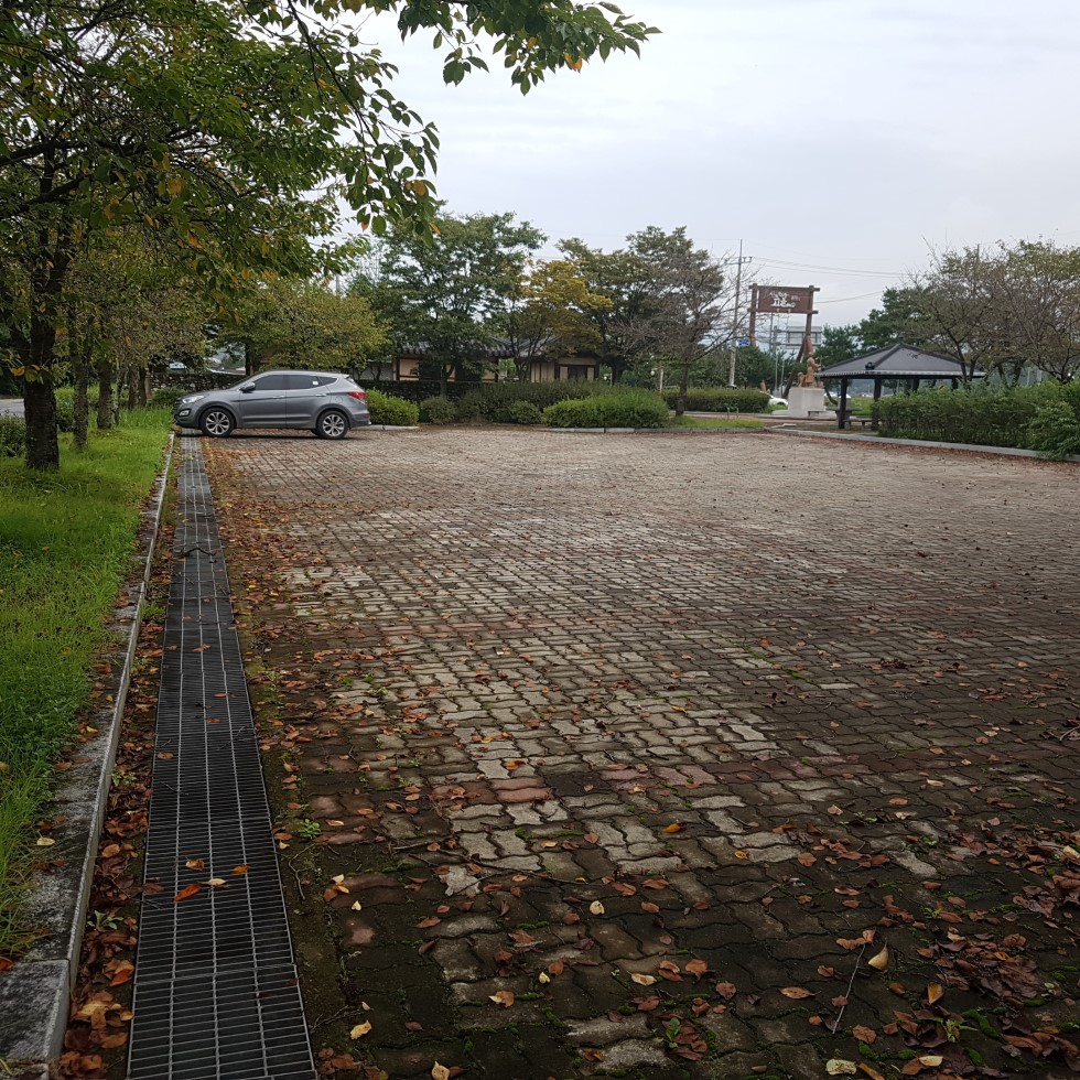 김개인 생가지 주차장 1