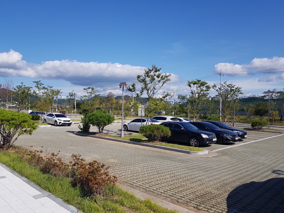 의성군종합복지관 본관앞 2