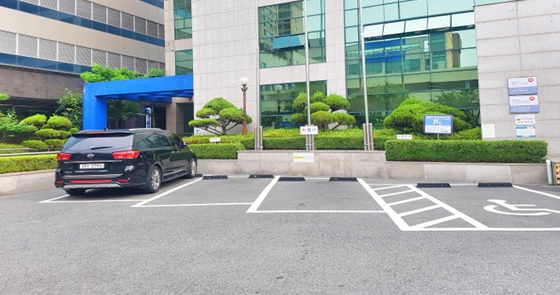 국민건강보험공단 대전서부지사 주차장 1