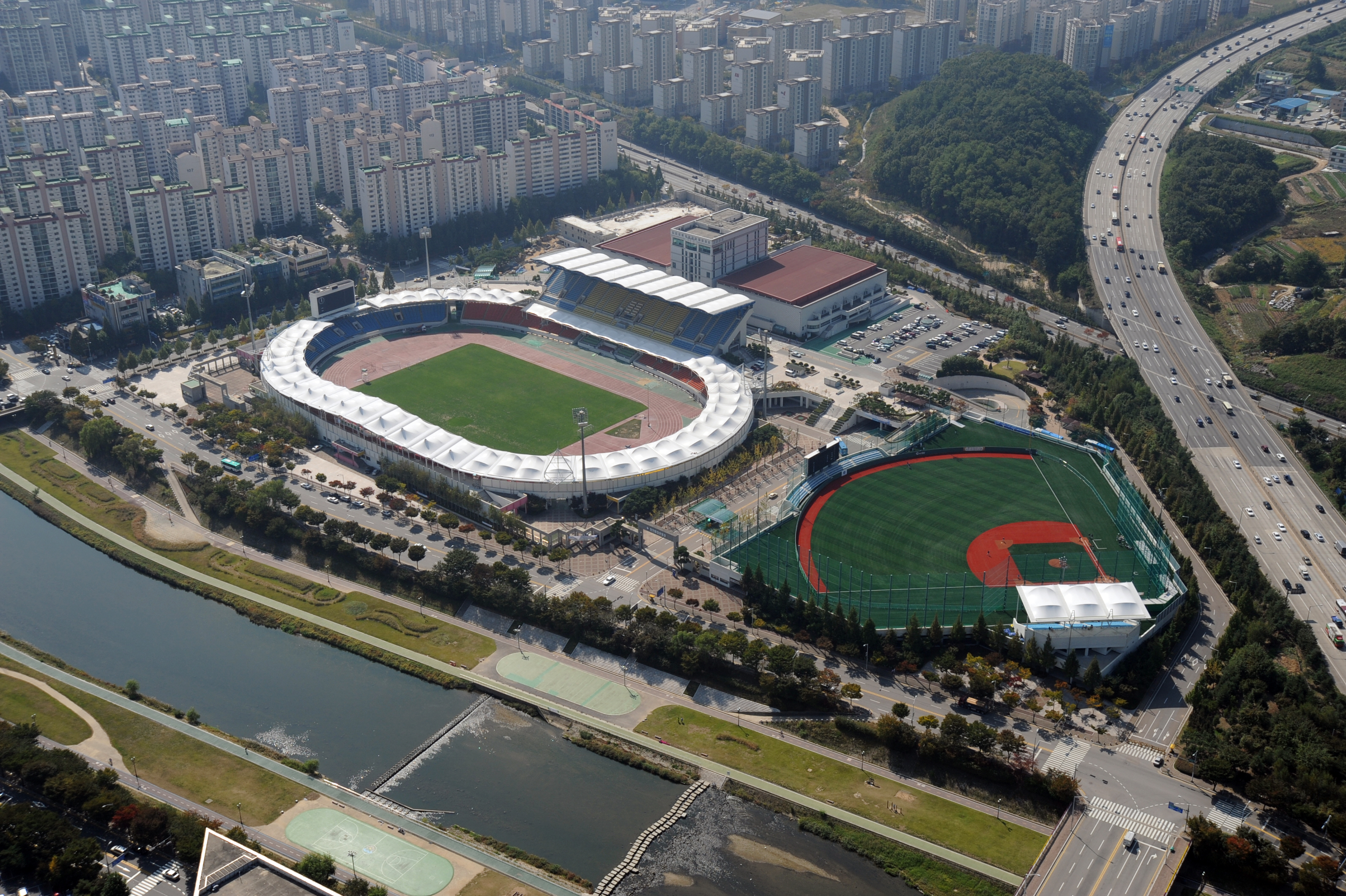탄천종합운동장 주경기장 1