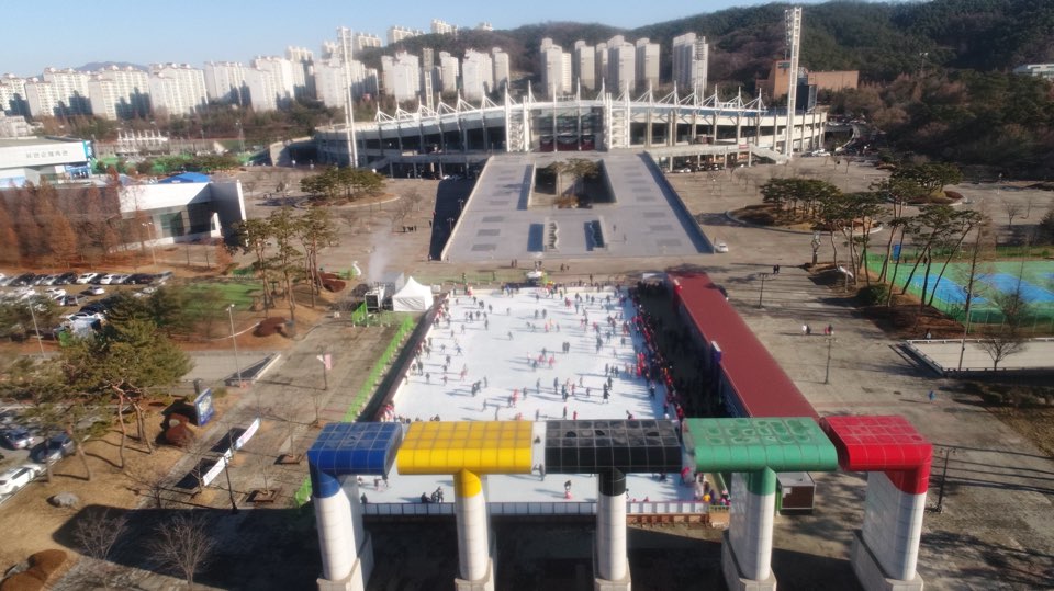 천안종합운동장 오륜문광장 2
