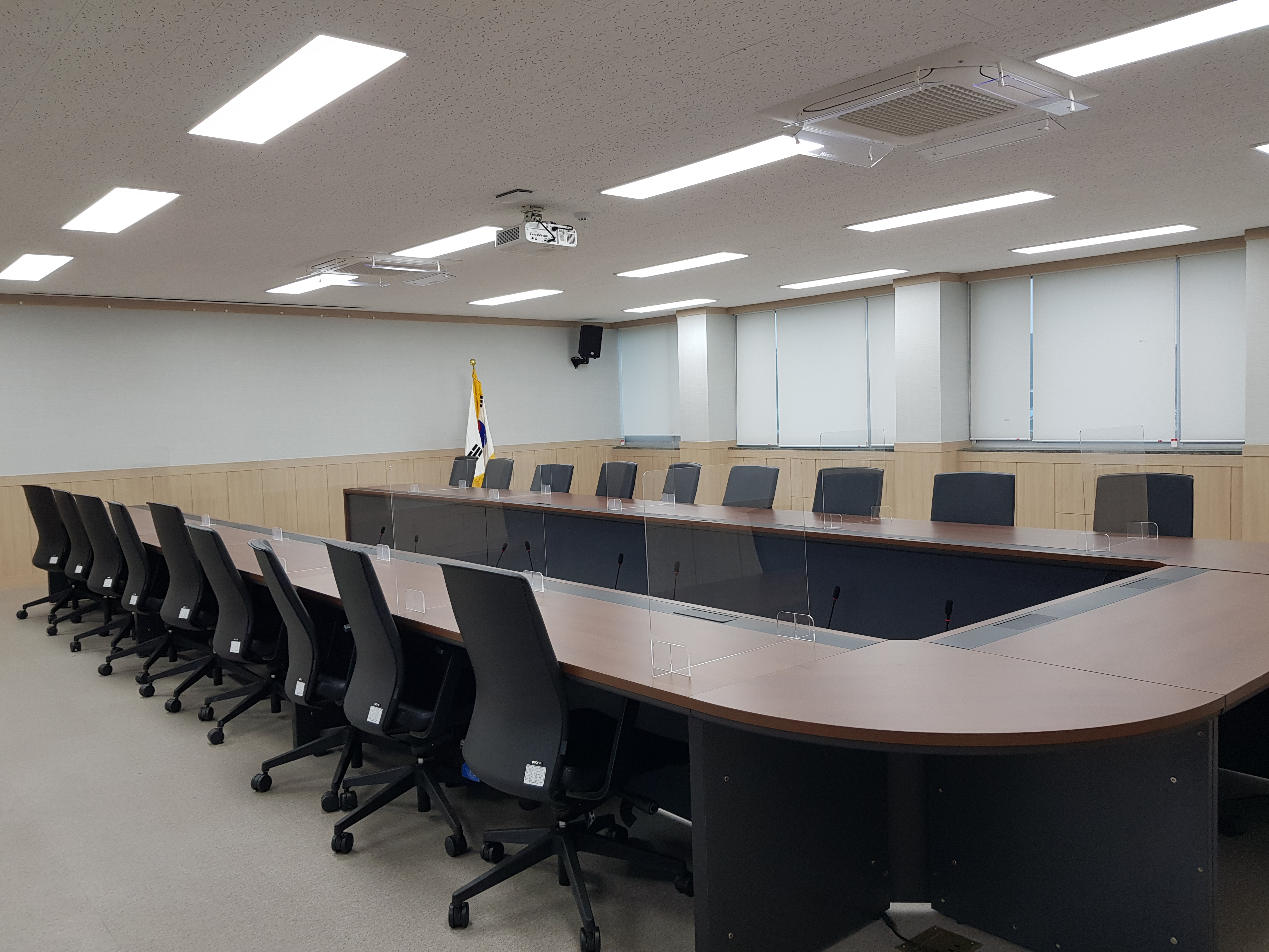 충남경제진흥원 아산지소 세미나실 1