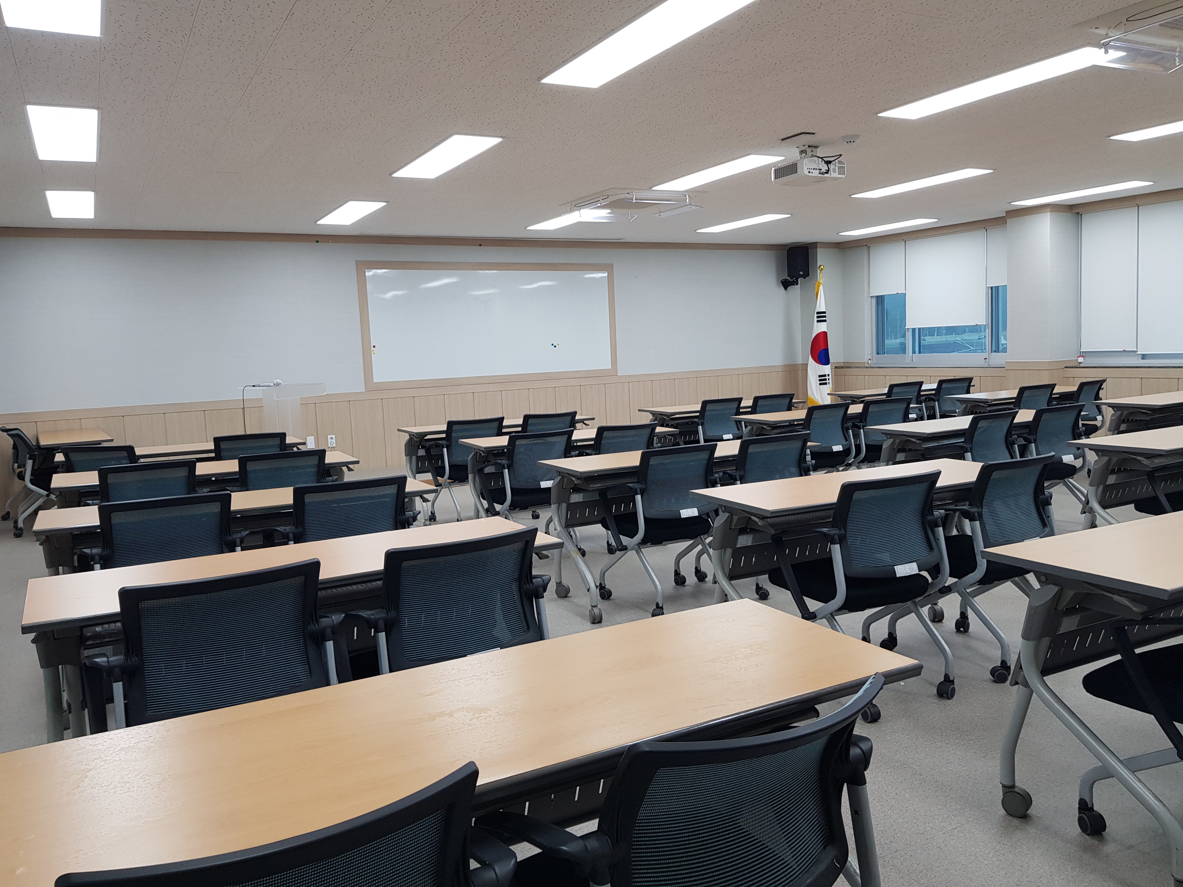 충남경제진흥원 아산지소 강의실 1