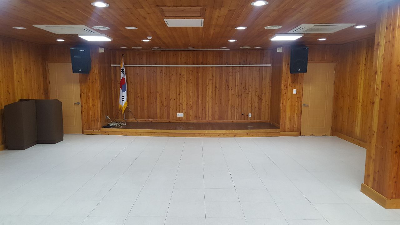 금봉자연휴양림 수련관 2층 1