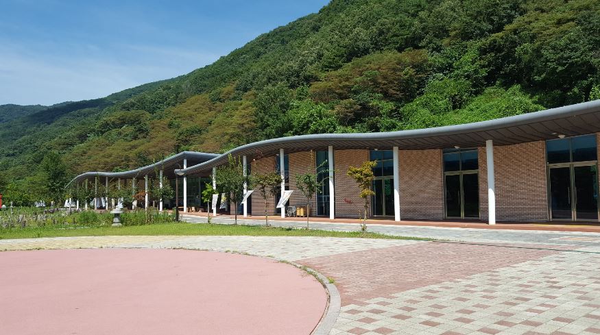 전통문화체험시설 전시관옆 2