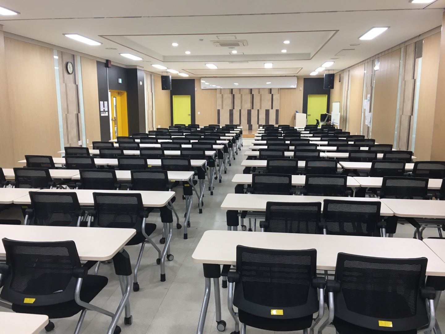 전주도시혁신센터 본관1층(다울마당) 1