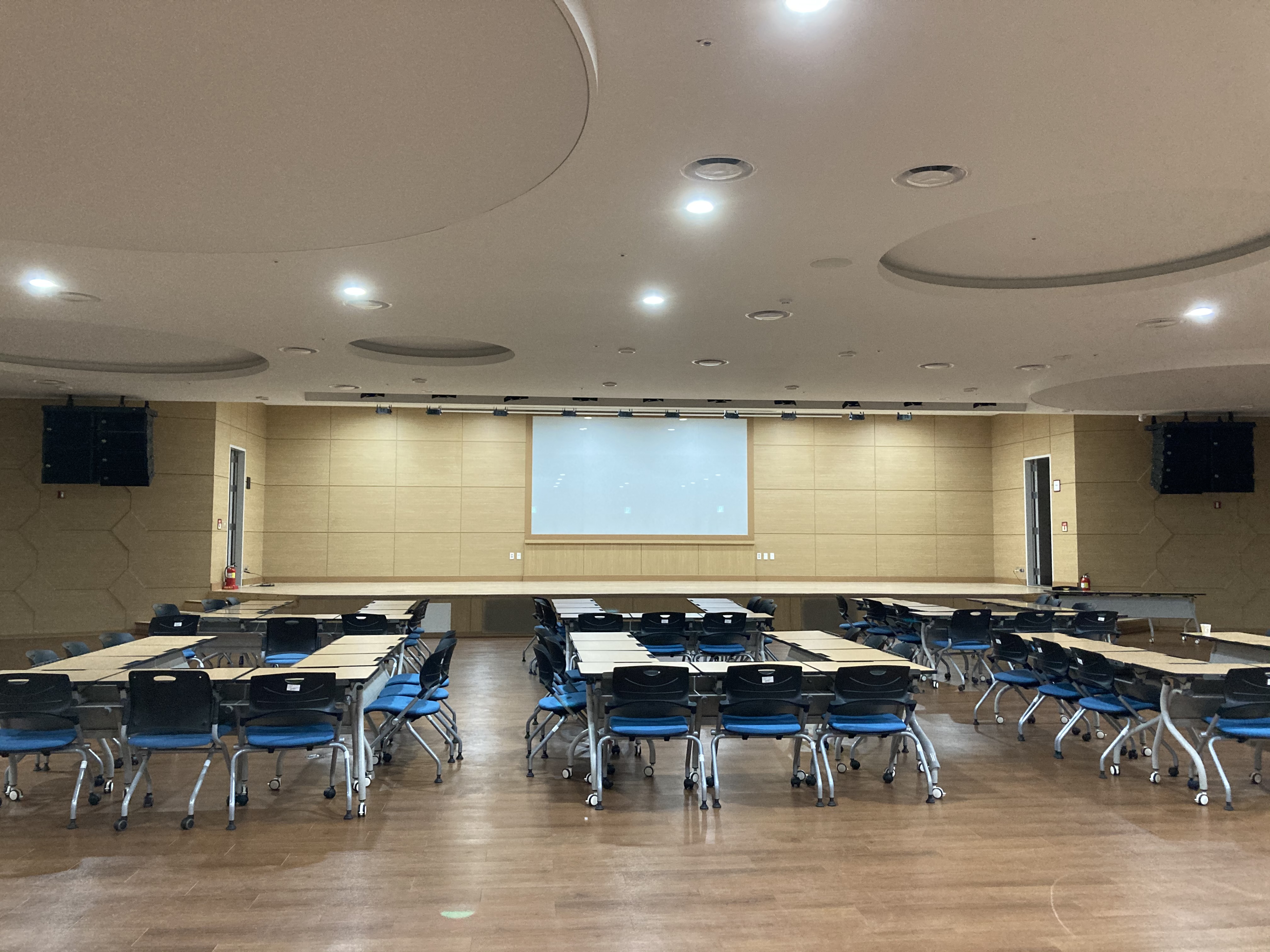 식품진흥원 다목적강당 1