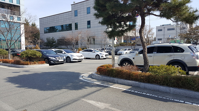 대구지방고용노동청 구미지청 주차장(본관 앞) 2