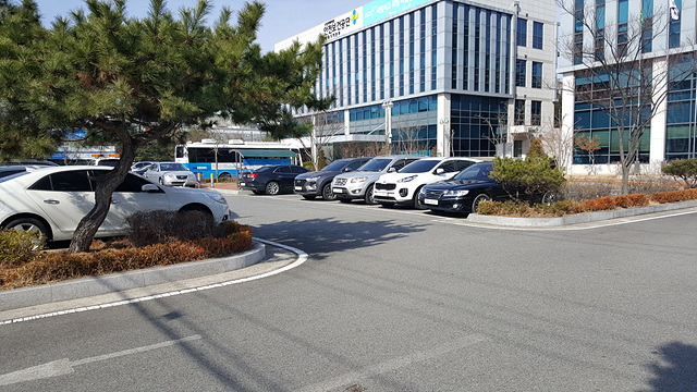 대구지방고용노동청 구미지청 주차장(본관 앞) 3