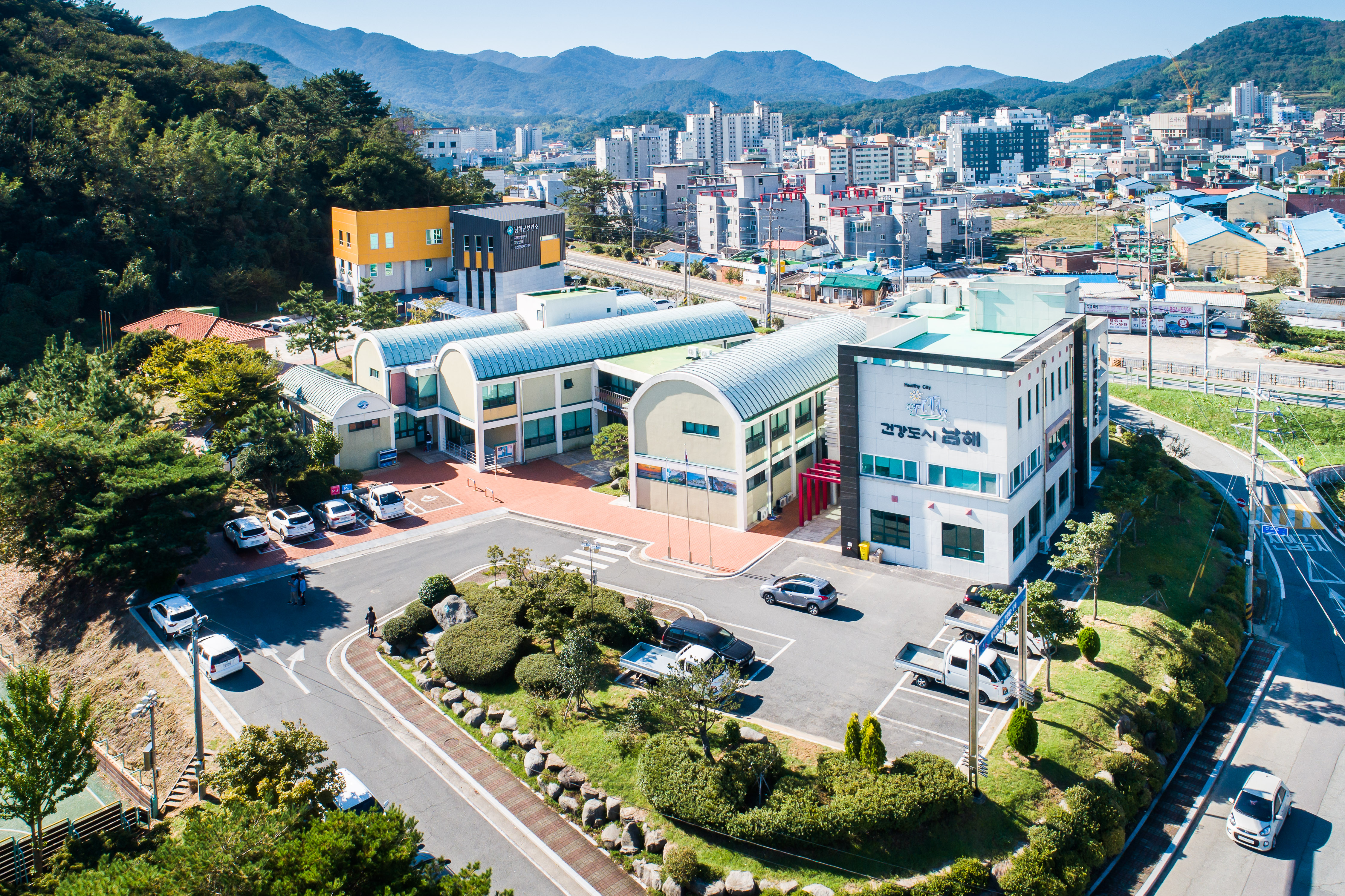 남해군보건소 본관앞…