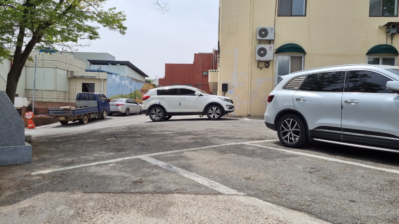 함평읍사무소 주차장…