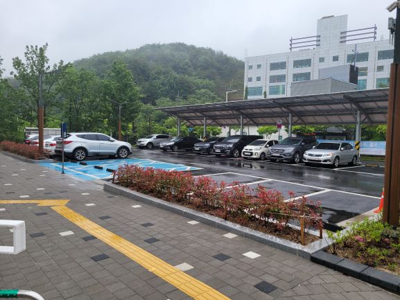 서창도서관 본관앞 …