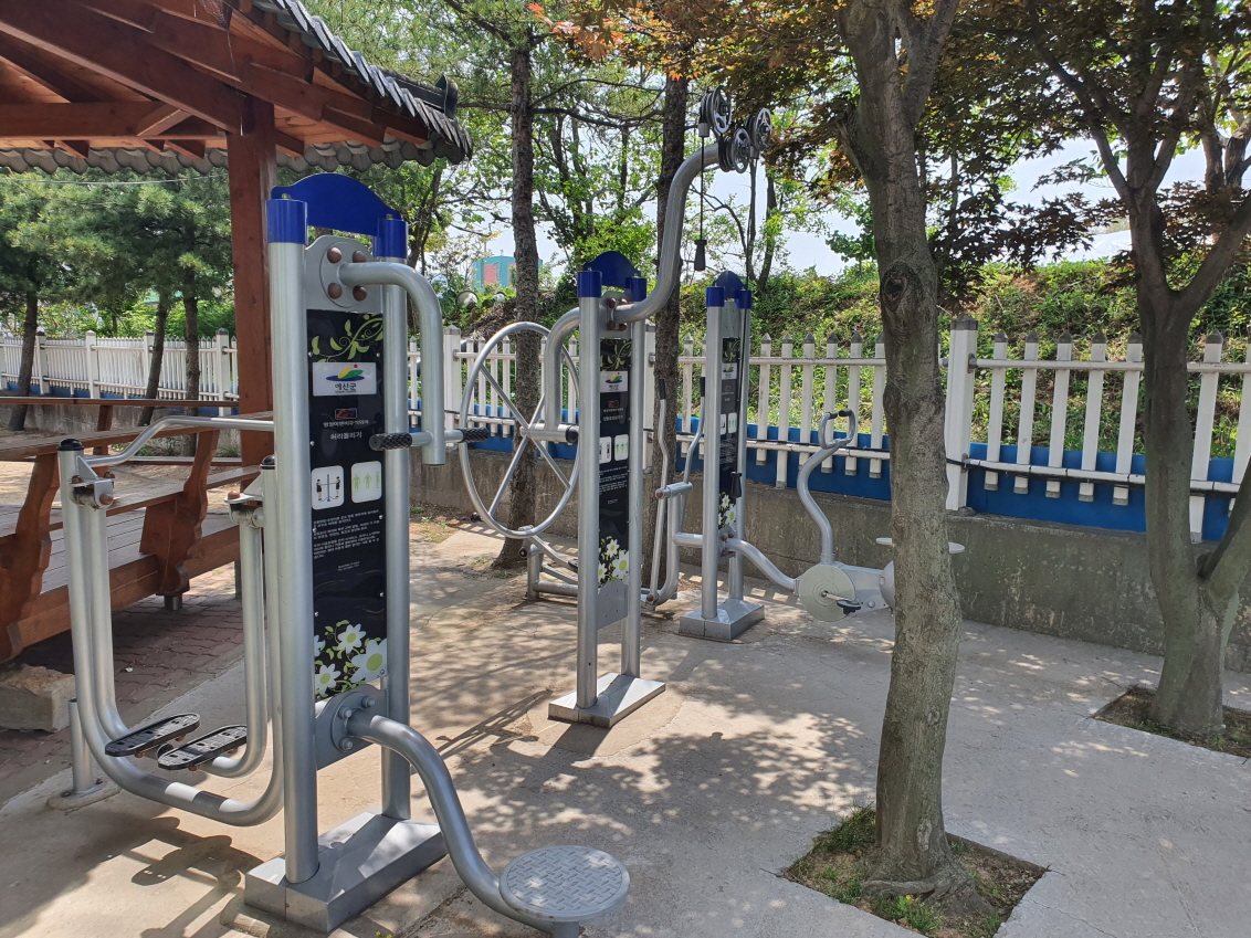 장백아파트 야외운동기구 1