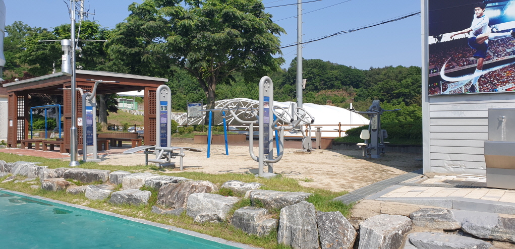 예산종합운동장 야외운동기구 1