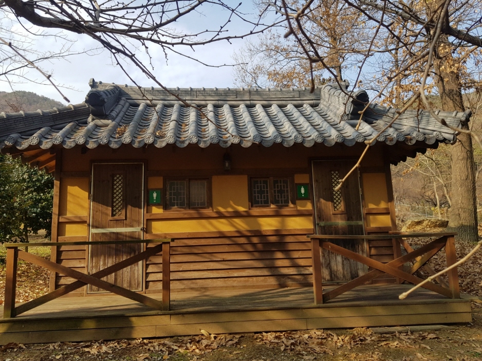 정골 공중화장실 1
