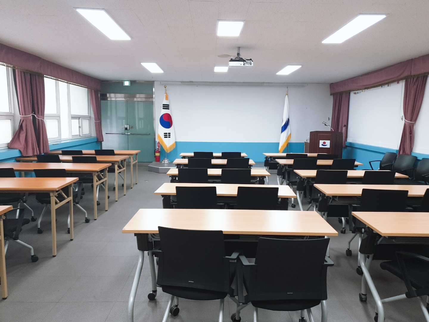 옥천동주민센터 2층 회의실
