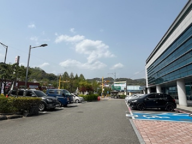 국민건강보험공단 하동남해지사 지상주차장 2