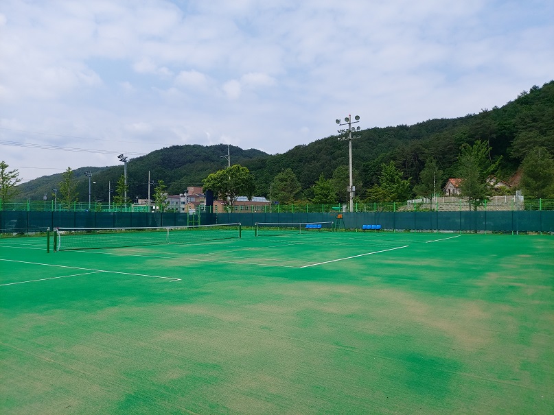 홍천국토관리사무소 본관부근(테니스장) 1