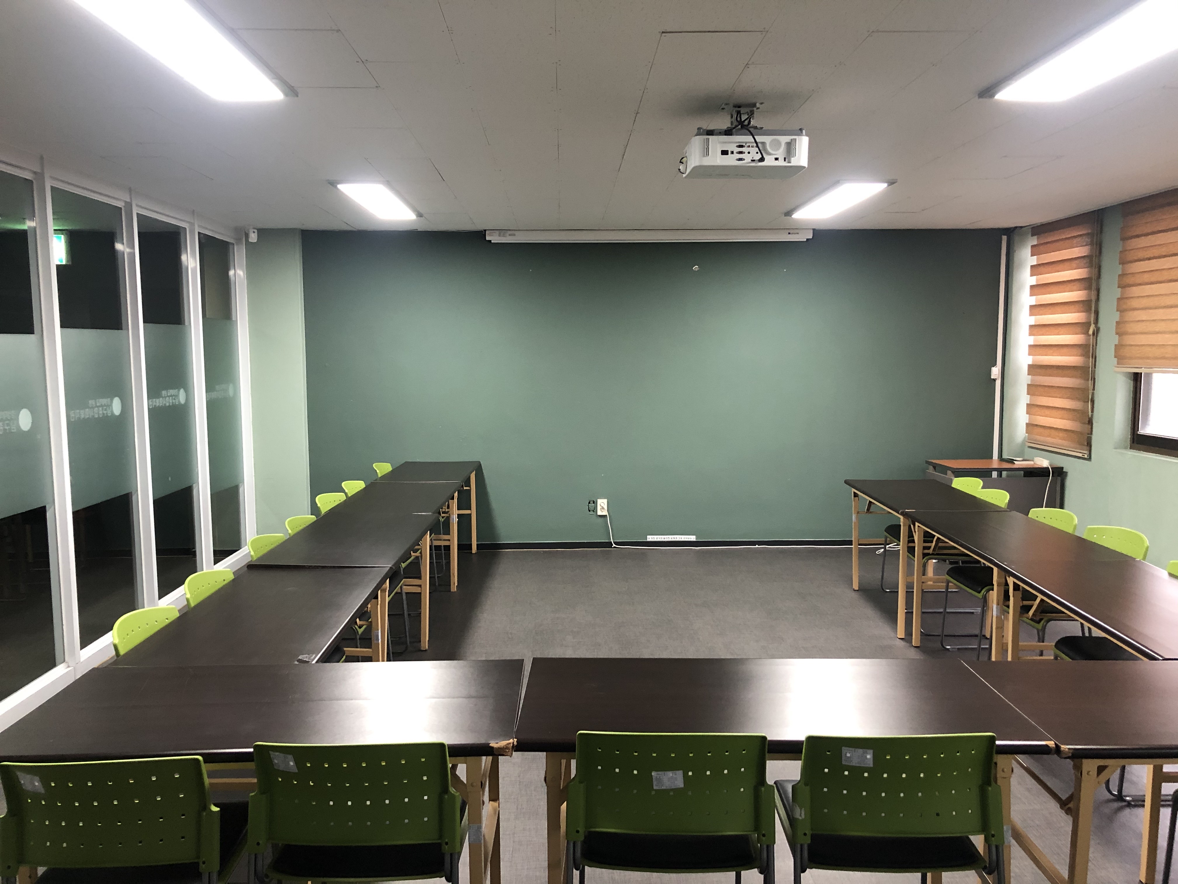 남구종합사회복지관 2동1층 프로그램실 2