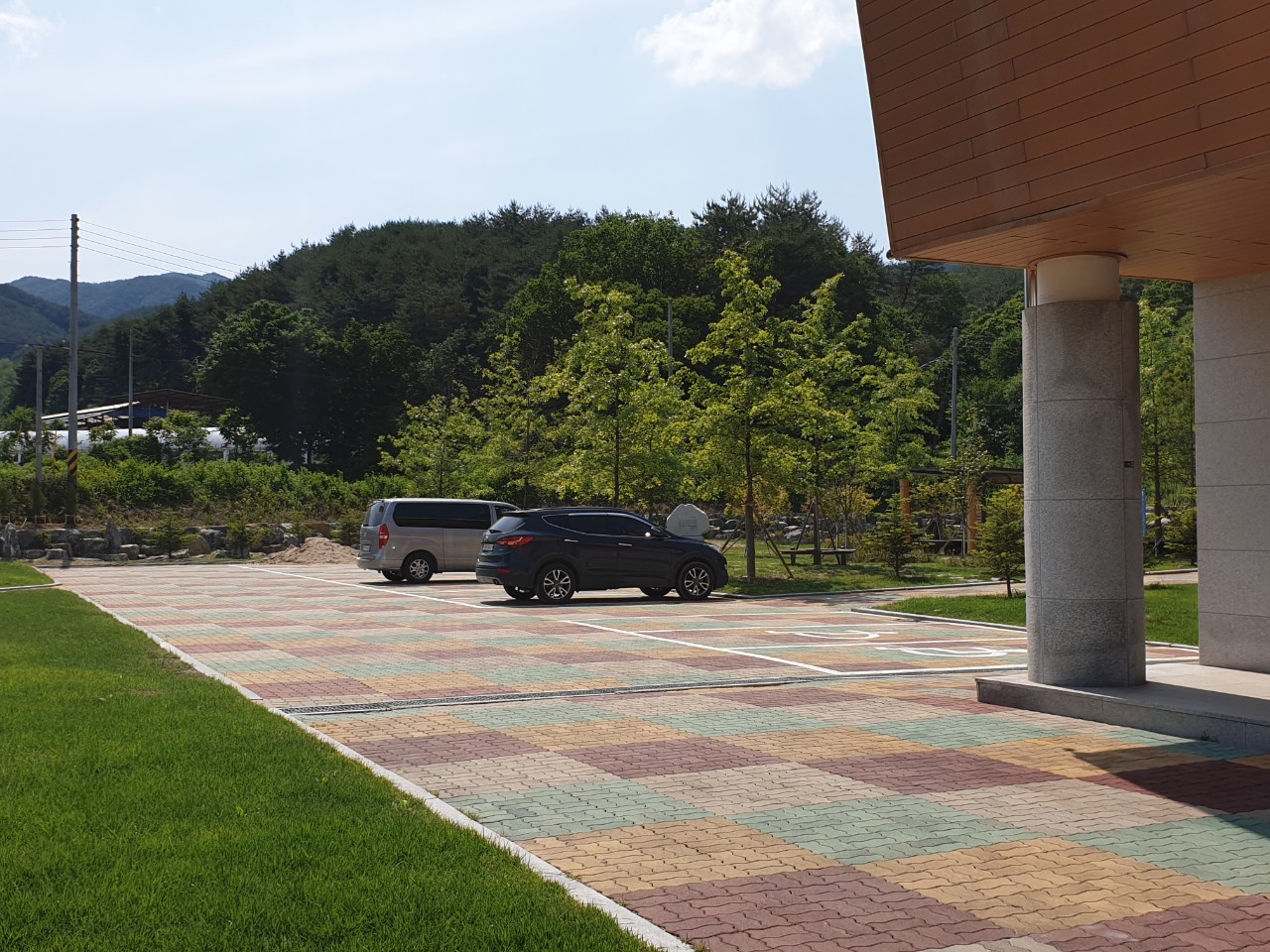 양구인문학박물관 주차장 2