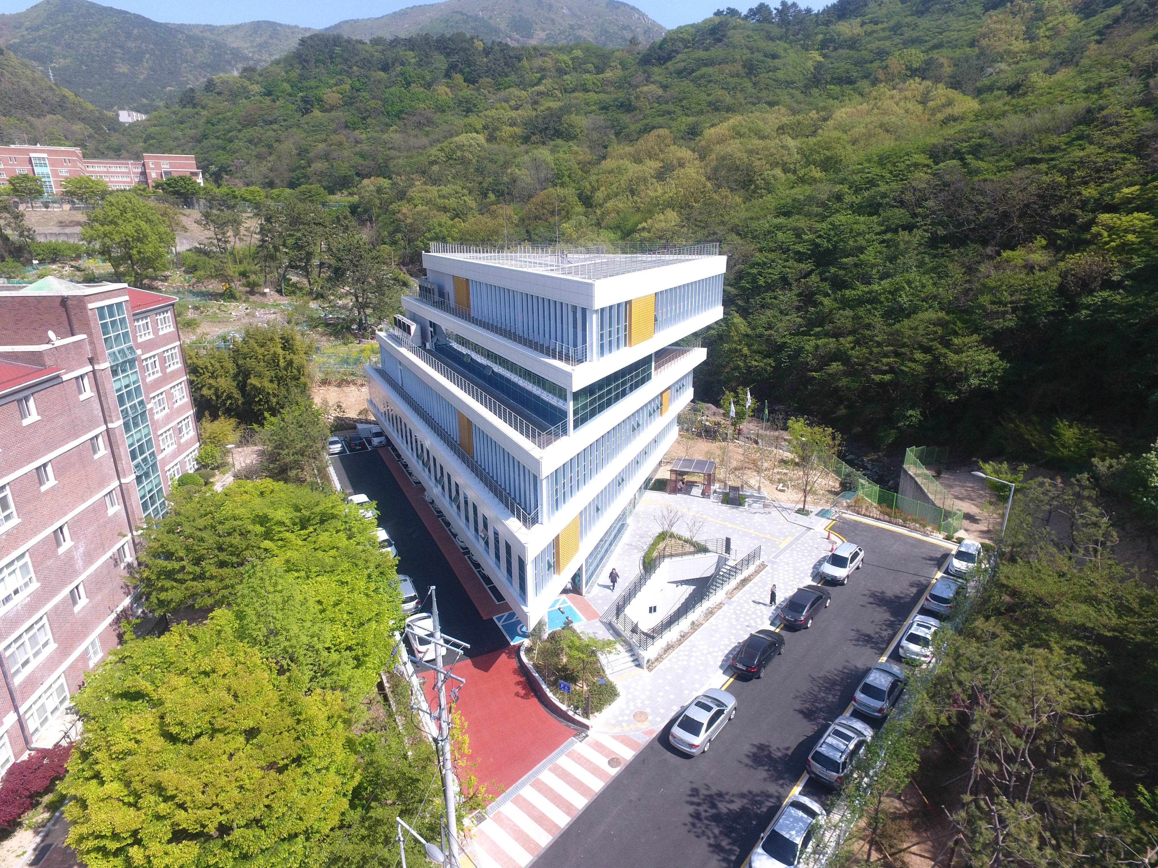 인문학도서관 야외 1층 1