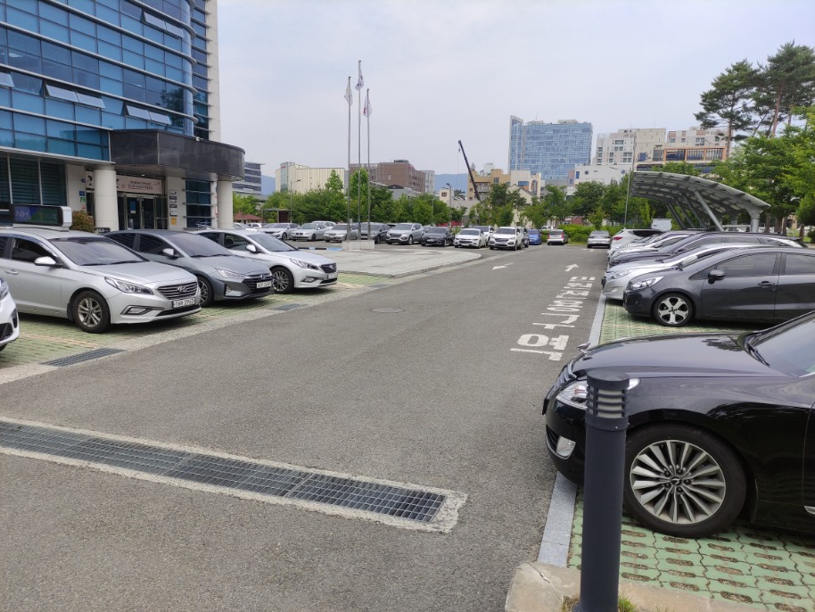 국민건강보험공단 진주산청지사 주차장 2