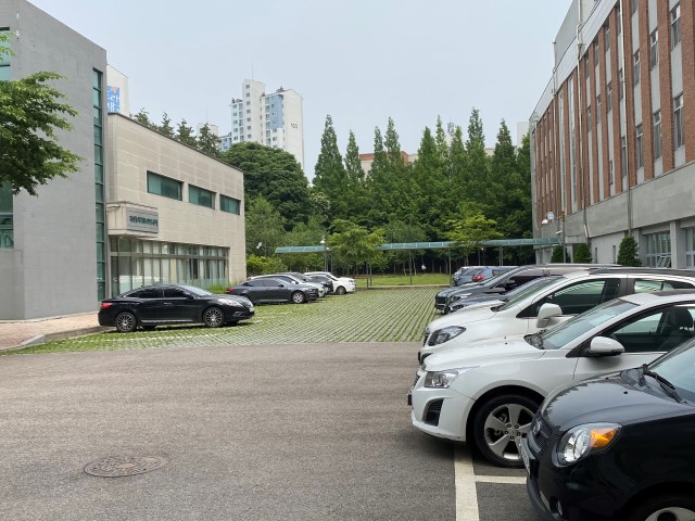 한국산업인력공단 글로벌숙련기술진흥원 주차장 1