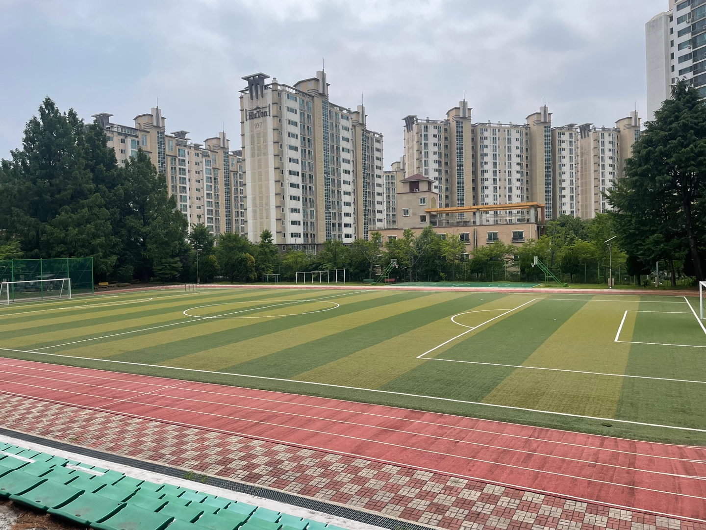 한국폴리텍대학 광주캠퍼스 운동장 1