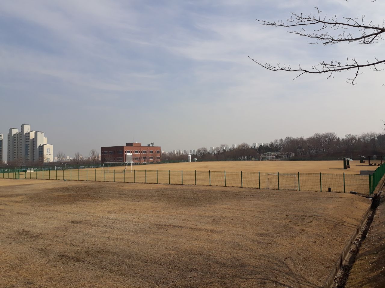 고산정수사업소 축구장 1