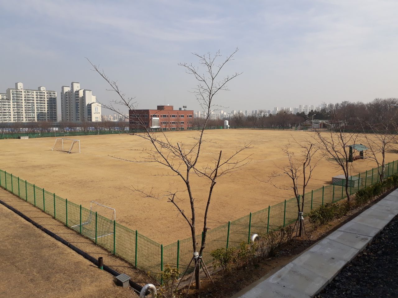 고산정수사업소 축구장 2