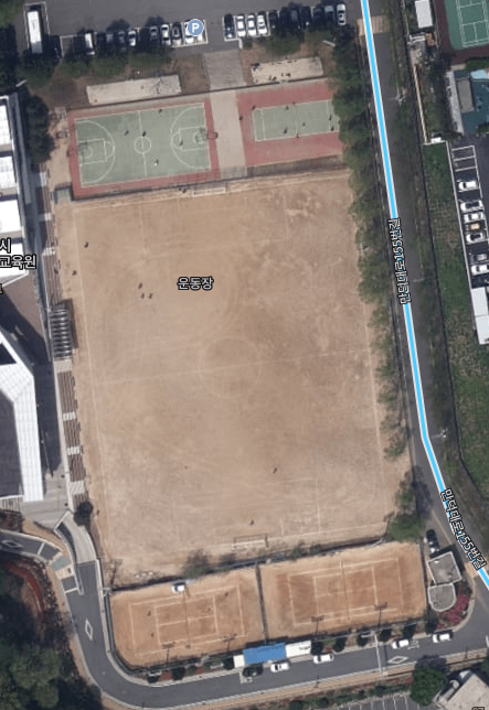 한국폴리텍대학 부산캠퍼스 운동장 1