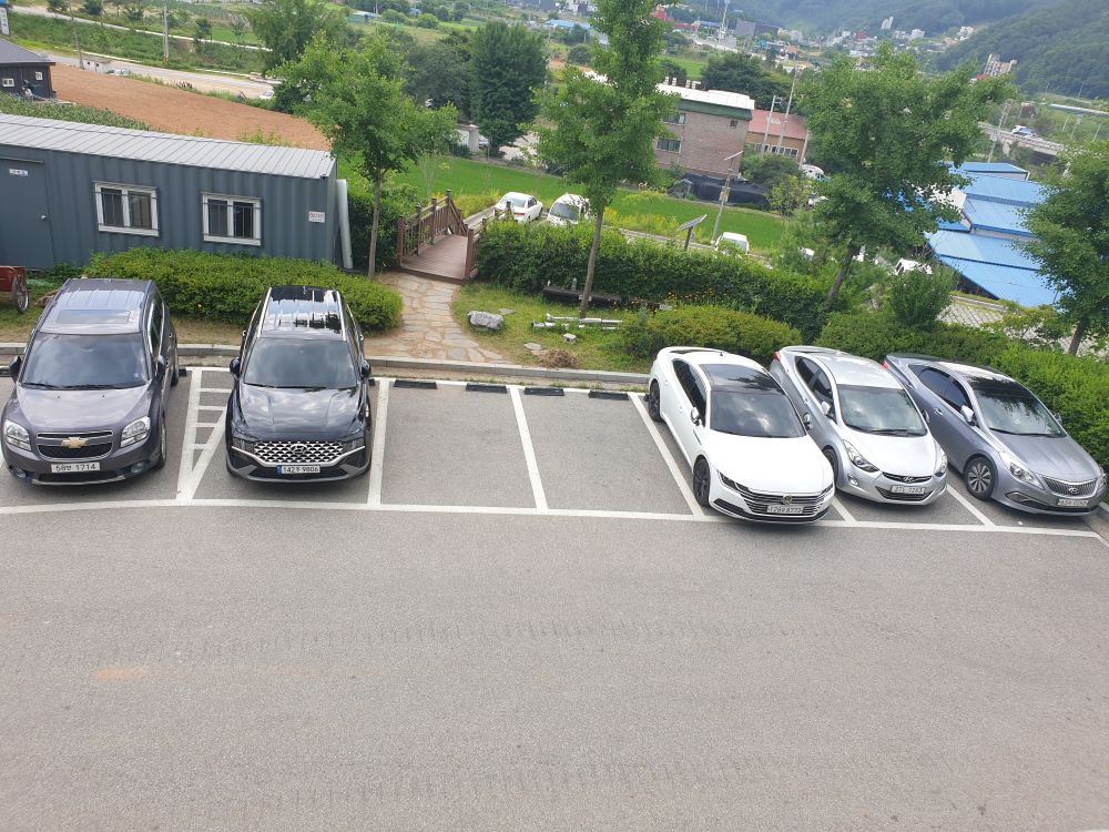 설악도서관 본관앞 …