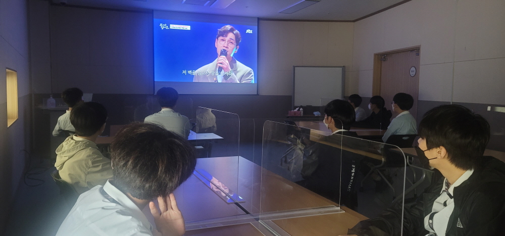 청소년도서관 다목적실 2