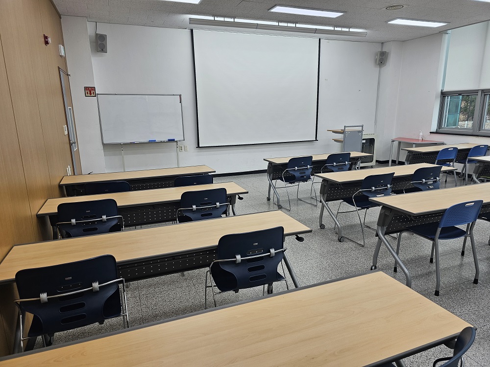 함안군립 칠원도서관 제1강의실 2