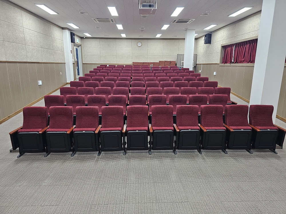 함안군립 칠원도서관 시청각실 1