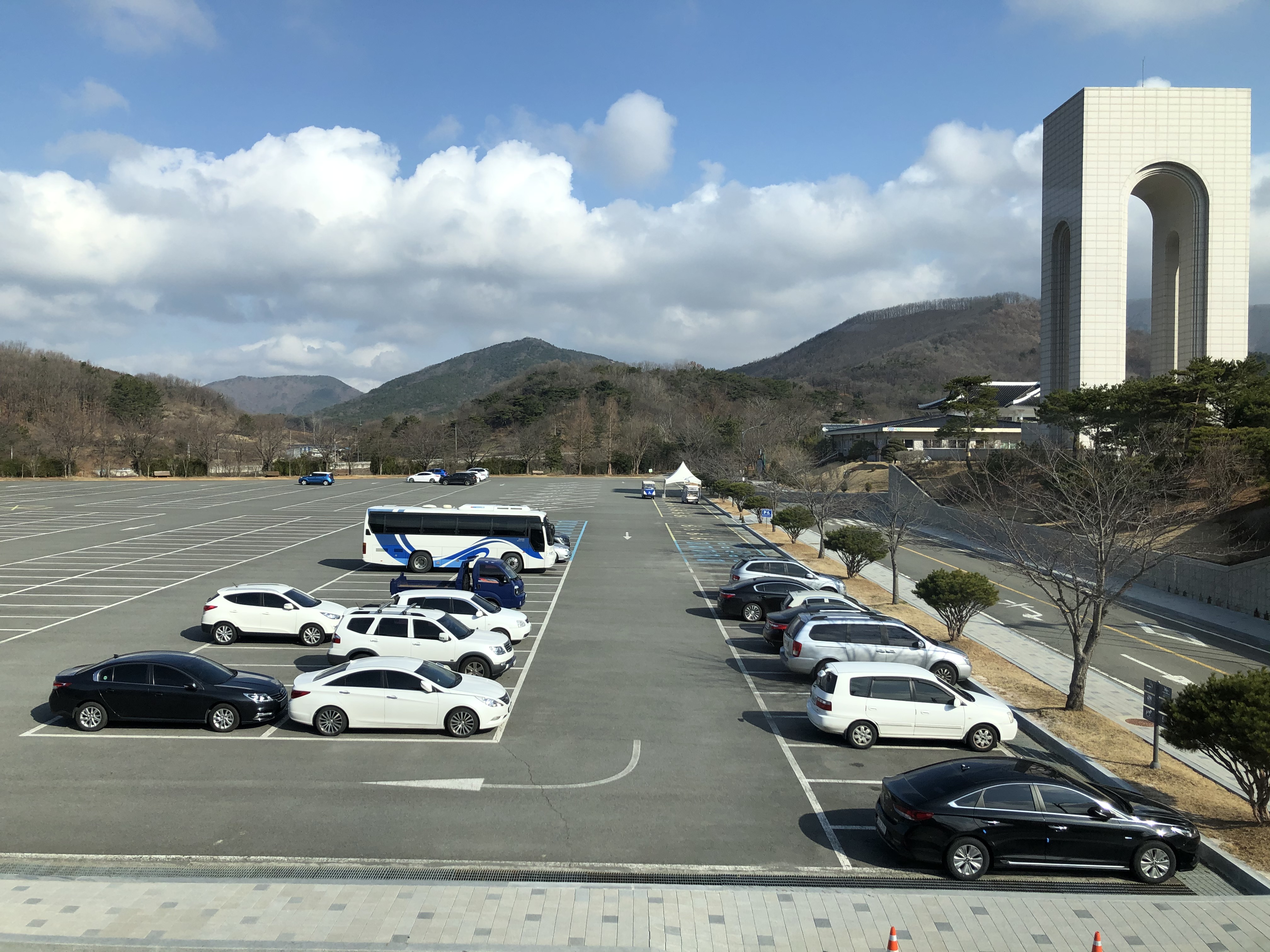국립영천호국원 청사옆 2