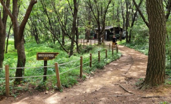 쇠미산 공중화장실 1