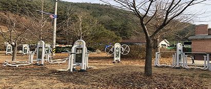 봉황대 공설운동장 운동기구 1