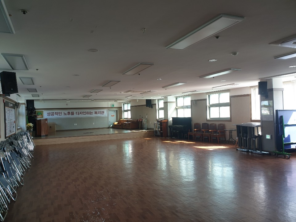 동구노인복지관 5층 강당 5