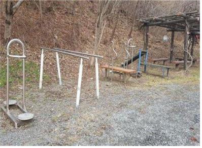 도비산 진입로 야외 운동기구 1