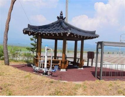 간월교차로 정자 옆 야외 운동기구