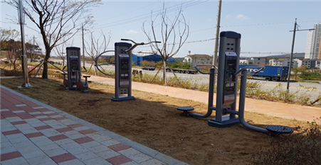 대산2리마을회관 야외운동기구 1