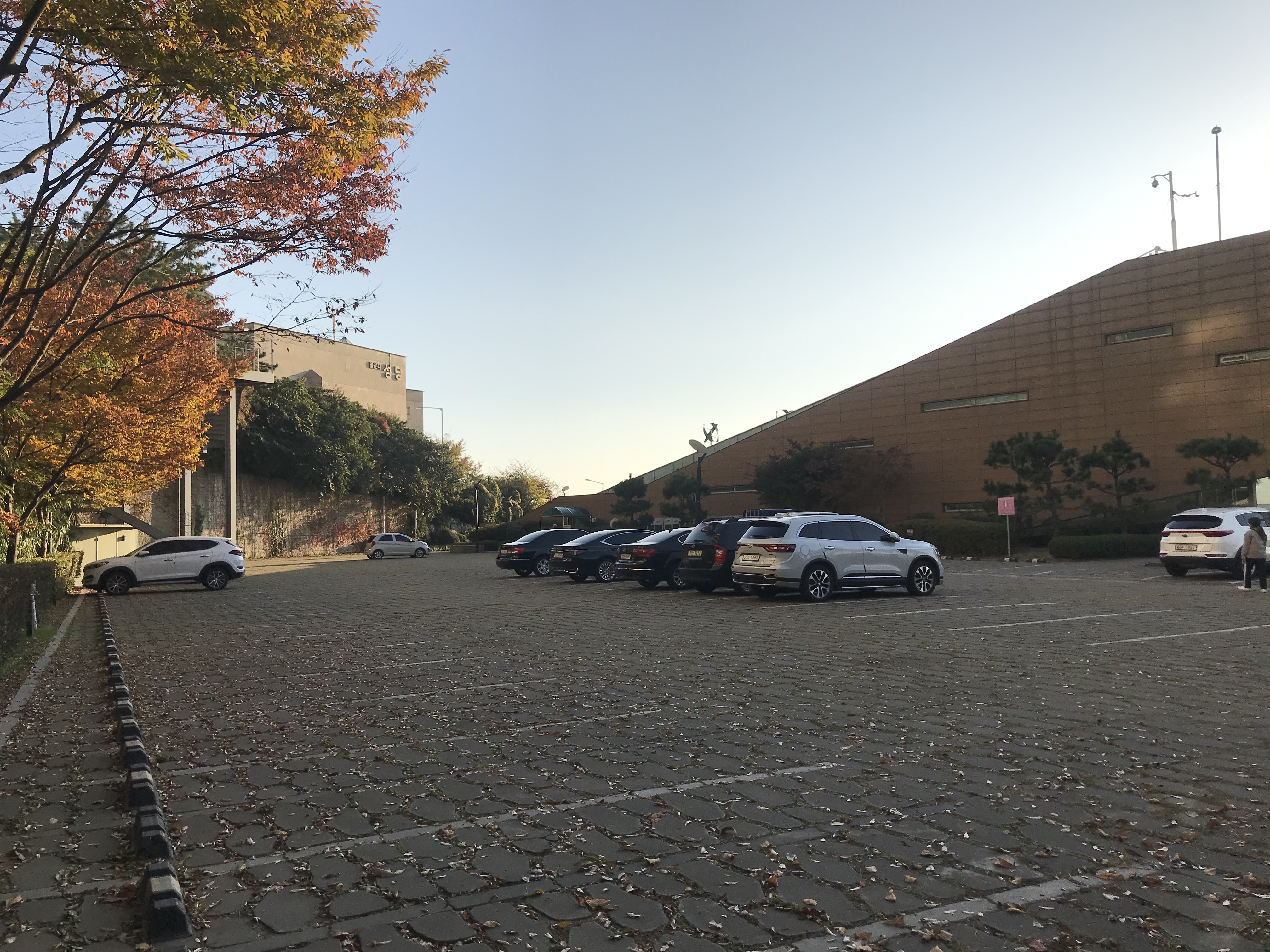 낙동강하구아미산전망대 주차장 1