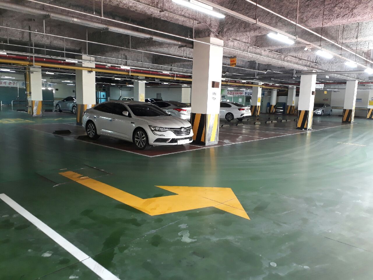 동부여성가족원 지하…