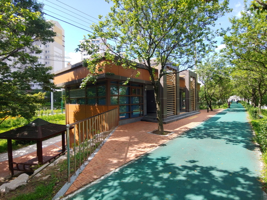북천 산책로 공중화장실 1